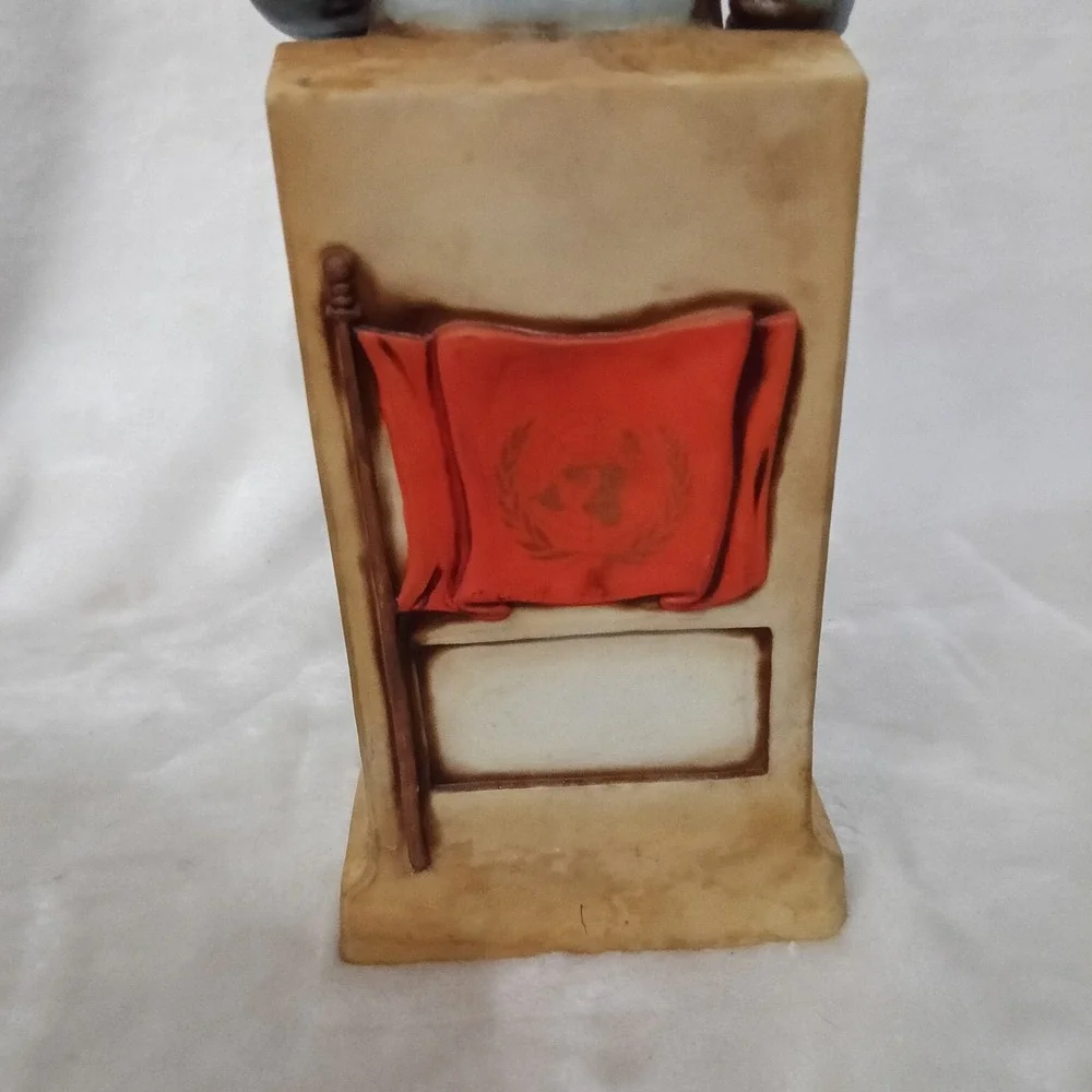 Vintage McCormick Eleanor Roosevelt Whiskey Decanter Figurine UN Flag 12